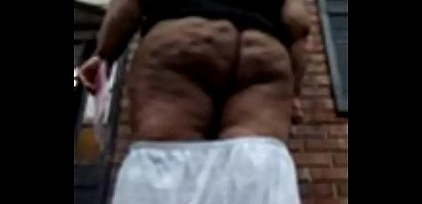  Ashley Robinson Nude Twerk Outside